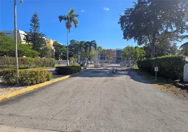 Homes for sale in Miami, FL | 940 Ne 199th St #114, Miami, FL 33179 | MLS# A11963650