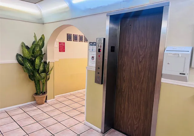 2nd image of 4046 Nw 19Th St, Lauderhill, FL 33313