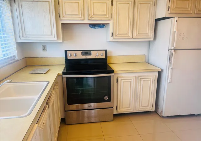 5th image of 4046 Nw 19Th St #203, Lauderhill, FL 33313 | MLS# F10551701