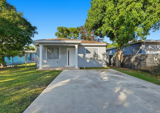 Photo 1 of Single family home for sale at 10131 W Indigo St, Miami, FL 33157 | MLS# F10551233 | Listing updated on 2026-09-27