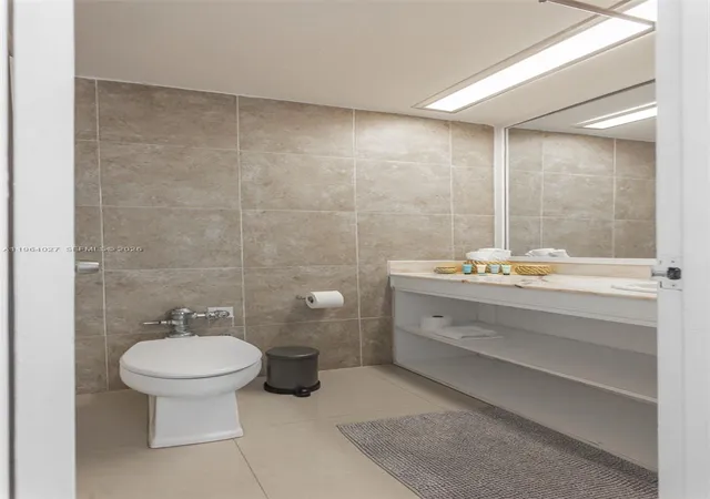 5th image of 5445 Collins Ave #1623, Miami Beach, FL 33140 | MLS# A11964027