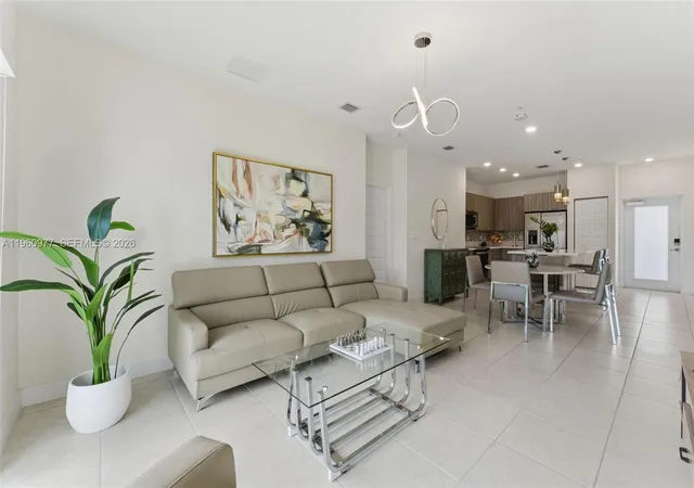 3rd image of 8301 Nw 41St St #B407, Doral, FL 33166 | MLS# A11960977
