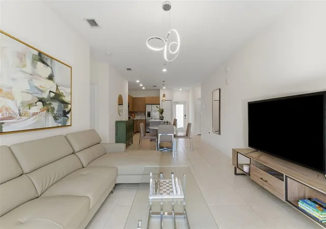 4th image of 8301 Nw 41St St #B407, Doral, FL 33166 | MLS# A11960977