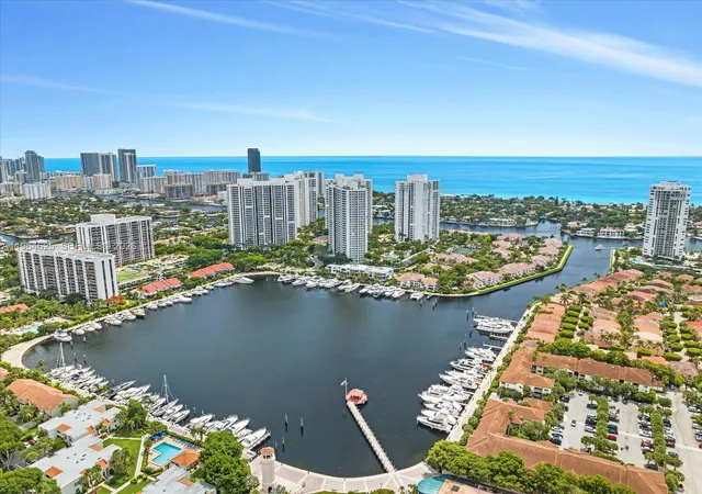 4th image of 21055 Yacht Club Dr #802, Ojus, FL 33180 | MLS# A11964625