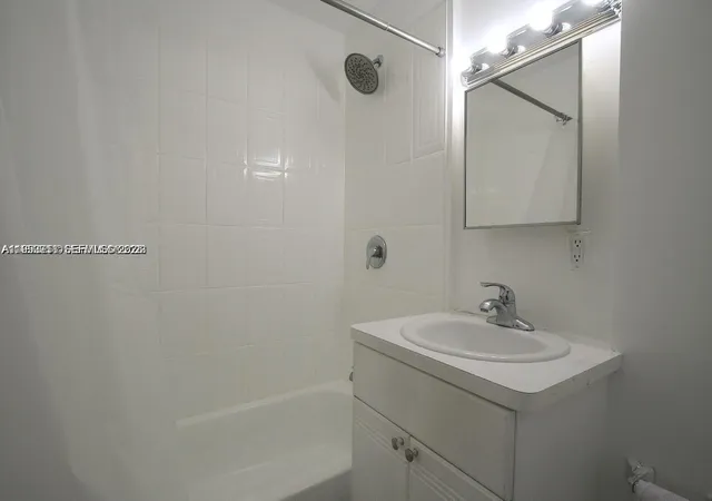13th image of 820 Euclid Ave #106, Miami Beach, FL 33139 | MLS# A11953711