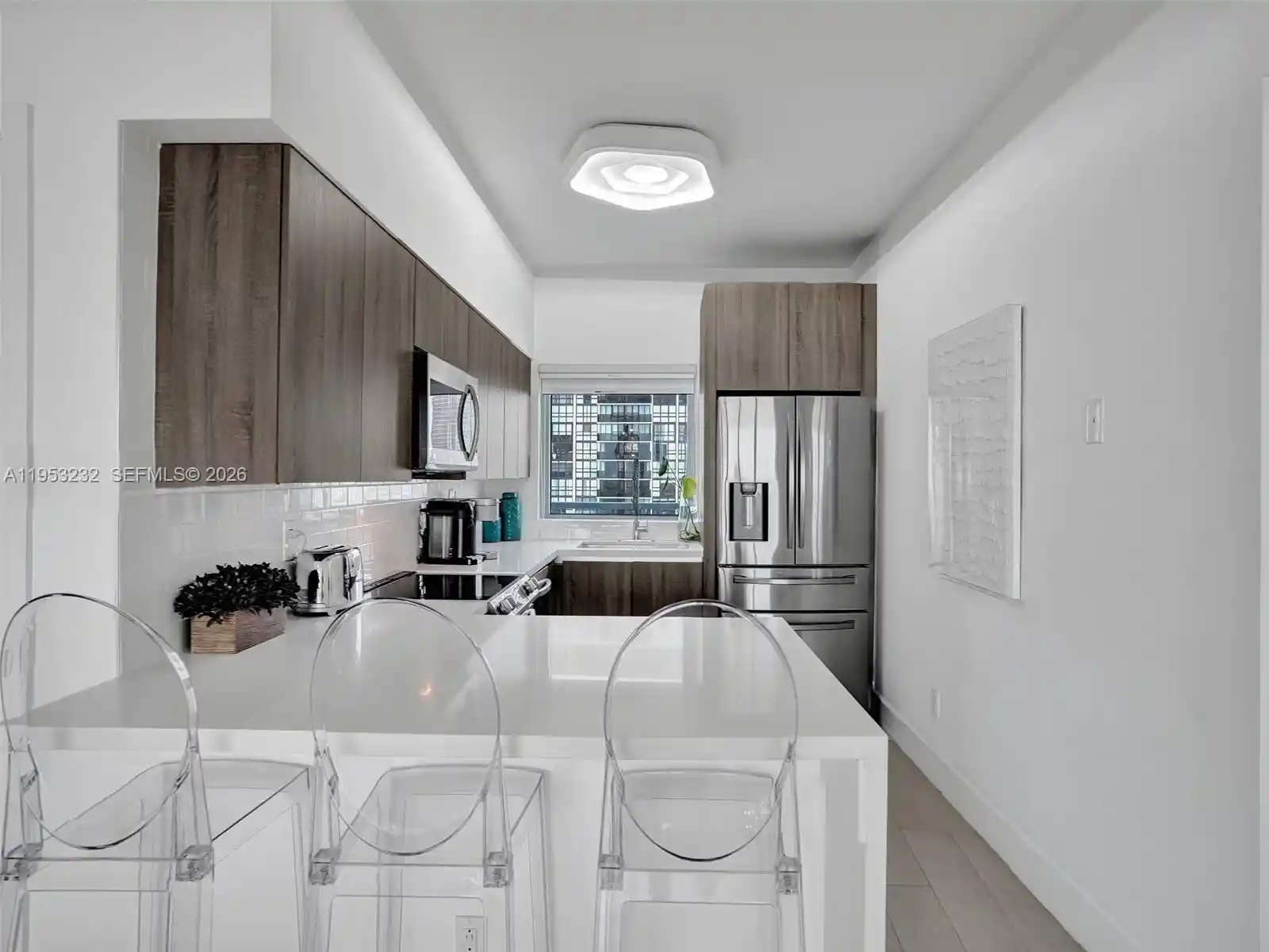 Listing Photo 1 - Condo for sale in 601 NE 36th St located at 601 NE 36th St, Miami, FL 33137 - Unit #1003