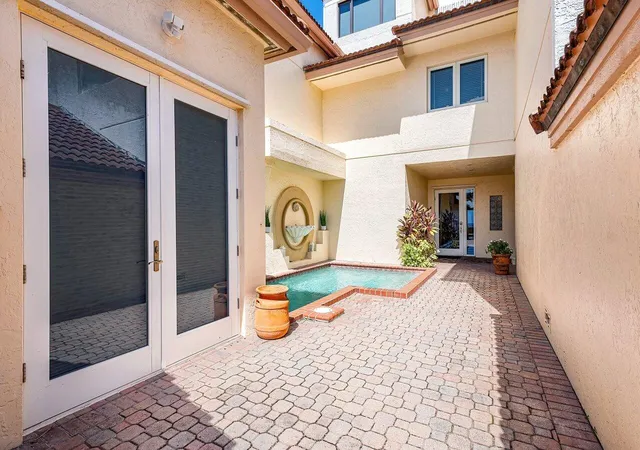 Photo 3 of Townhouse for sale at 4517 S Ocean Blvd, Highland Beach, FL 33487 | MLS# R11163038 | Listing updated on 2026-09-23