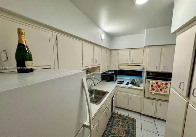 5th image of 6580 Santona St, Miami, FL 33146
