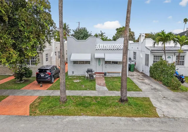 3rd image of 623 Ne 4Th St, Hallandale Beach, FL 33009 | MLS# A11951978
