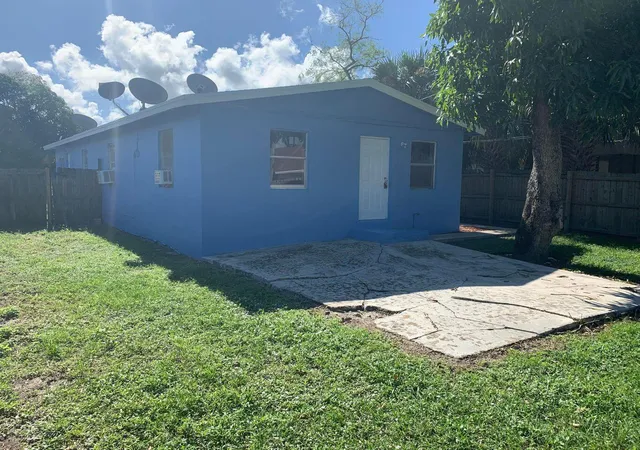 Photo 3 of Multi family home for sale at 1017 13th Street, West Palm Beach, FL 33401 | MLS# R11163329 | Listing updated on 2026-09-23