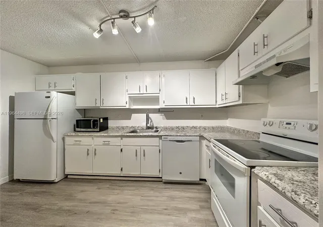 2nd image of 1470 Ne 125Th Ter #210, North Miami, FL 33161 | MLS# A11964498