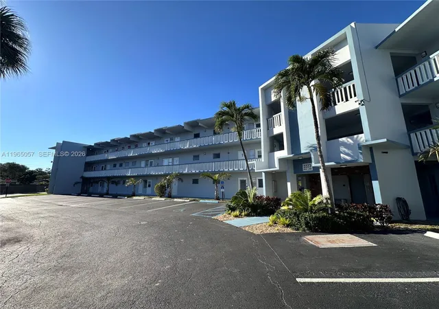 2nd image of 2223 Park Ln, Hollywood, FL 33021