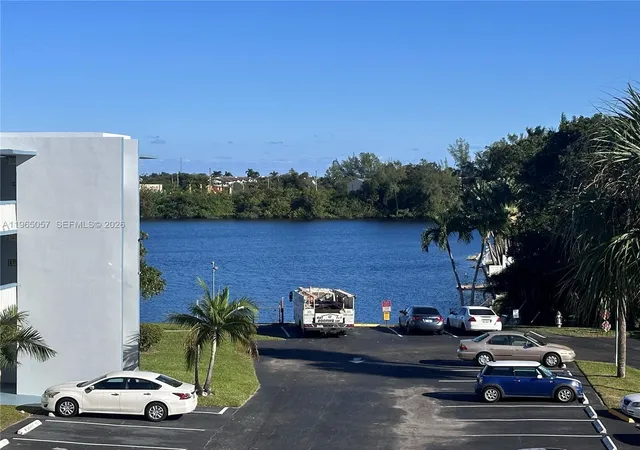 25th image of 2223 Park Ln #304, Hollywood, FL 33021 | MLS# A11965057