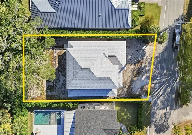 5th image of 1070 13Th N St, Naples, FL 34102 | MLS# A11965101