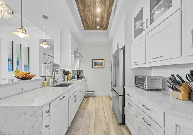 Photo 4 of Condo for sale at 410 Evernia St #807, West Palm Beach, FL 33401 | MLS# R11163465 | Listing updated on 2026-10-02