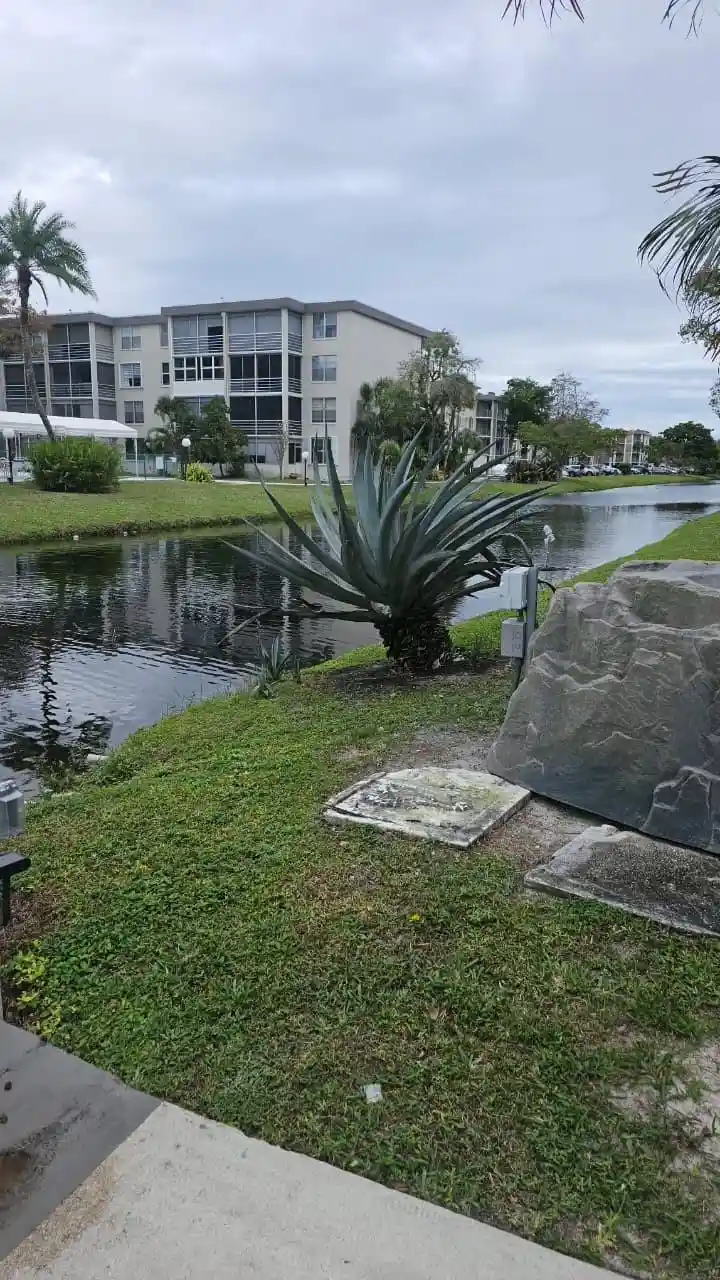 Listing Photo 1 - Condo for sale in 4851 Nw 26Th Ct located at 4851 Nw 26Th Ct, Lauderdale Lakes, FL 33313 - Unit #342