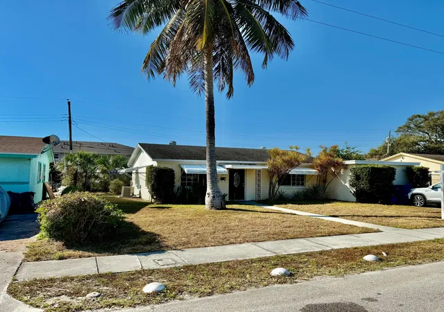 Homes for sale in Riviera Beach, FL | 137 W 34Th St, Riviera Beach, FL 33404 | MLS# R11163546