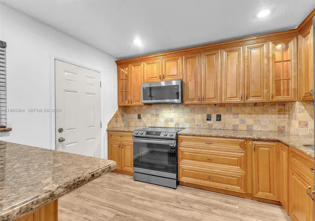 4th image of 6201 N Falls Cir Dr #210, Lauderhill, FL 33319 | MLS# A11965364