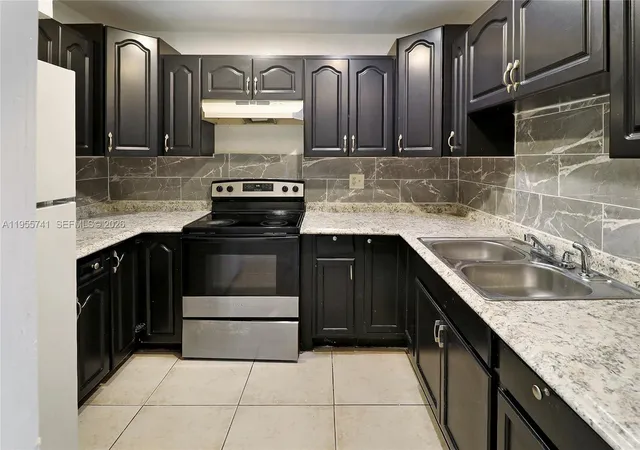 Homes for sale in Sunrise, FL | 5975 Nw 25th Ct #213, Sunrise, FL 33313 | MLS# A11955741