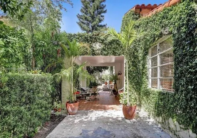 4th image of 1107 Alhambra Cir, Coral Gables, FL 33134 | MLS# A11965598