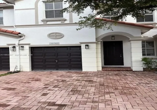 2nd image of 10762 Nw 80th Ln, Doral, FL 33178 | MLS# A11964367