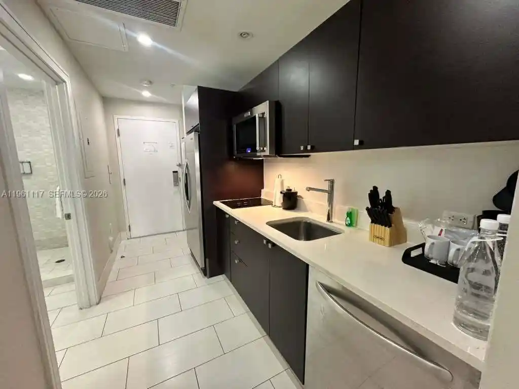 Photo 1 of Condo for sale at 5300 Nw 87th Avenue #910, Doral, FL 33178 | MLS# A11961117 | Listing updated on 2026-10-21