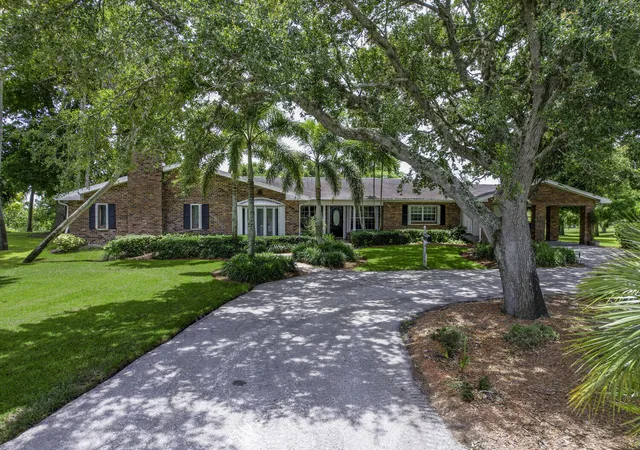 Photo 1 of Single family home for sale at 13348 Us Hwy 441, Canal Point, FL 33438 | MLS# R11163932 | Listing updated on 2026-10-10