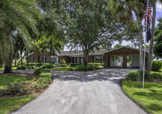 Photo 4 of Single family home for sale at 13348 US Hwy 441, Canal Point, FL 33438 | MLS# R11163932 | Listing updated on 2026-10-10