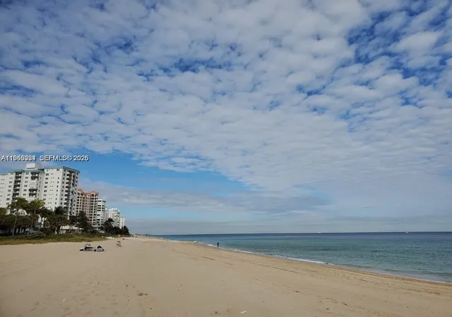 Homes for sale in Lauderdale By The Sea, FL | 1501 S Ocean Blvd #323, Lauderdale By The Sea, FL 33062 | MLS# A11966031