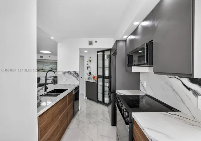 3rd image of 1000 Island Blvd-renovated 1710, Aventura, FL 33160