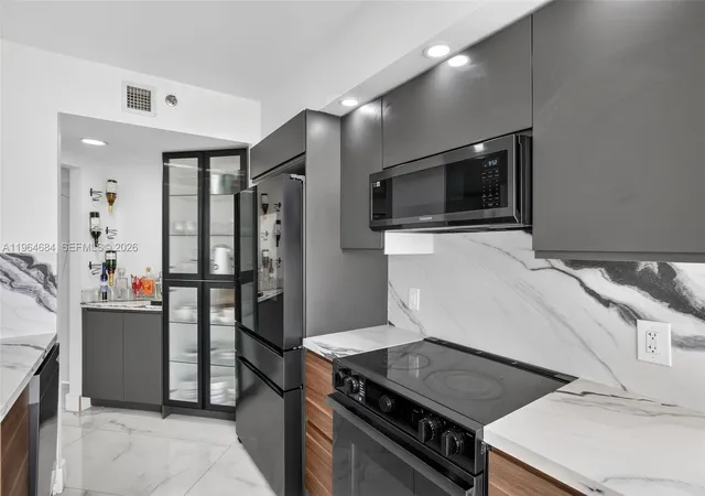 5th image of 1000 Island Blvd-renovated 1710, Aventura, FL 33160