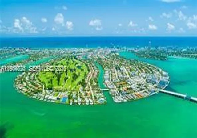 2nd image of 1960 Marseille Dr, Miami Beach, FL 33141