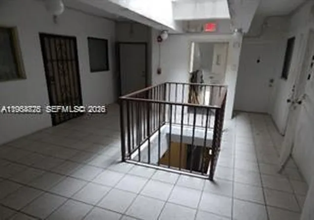 2nd image of 1960 Marseille Dr #305, Miami Beach, FL 33141 | MLS# A11964825