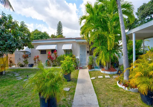 Homes for sale in North Miami Beach, FL | 15700 Ne 15Th Pl, North Miami Beach, FL 33162 | MLS# A11960272