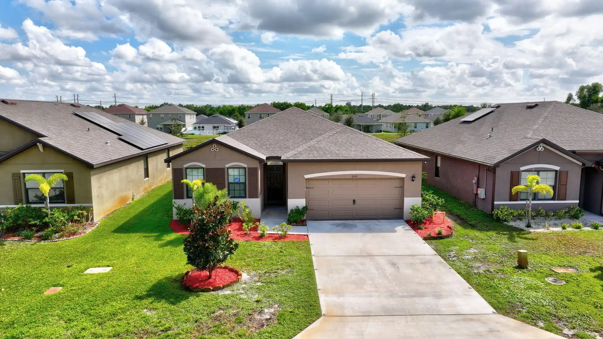 Photo 1 of Single family home for sale at 6343 Nw Regent St, Port Saint Lucie, FL 34983 | MLS# R11164097 | Listing updated on 2026-10-10