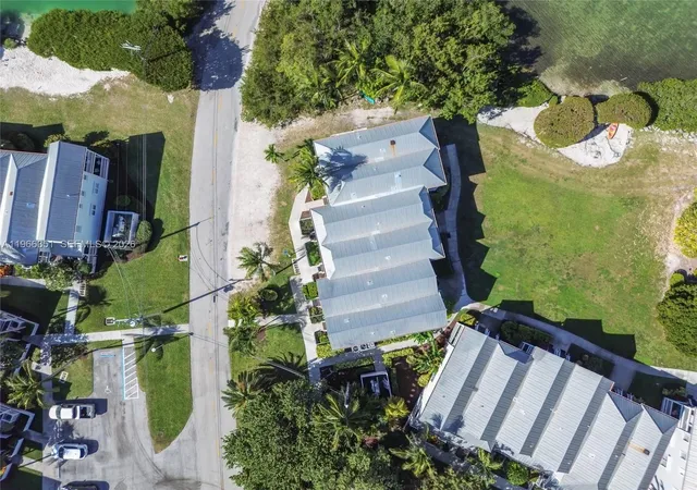 3rd image of 5101 Sunset Village Dr, Duck Key, FL 33050 | MLS# A11966351