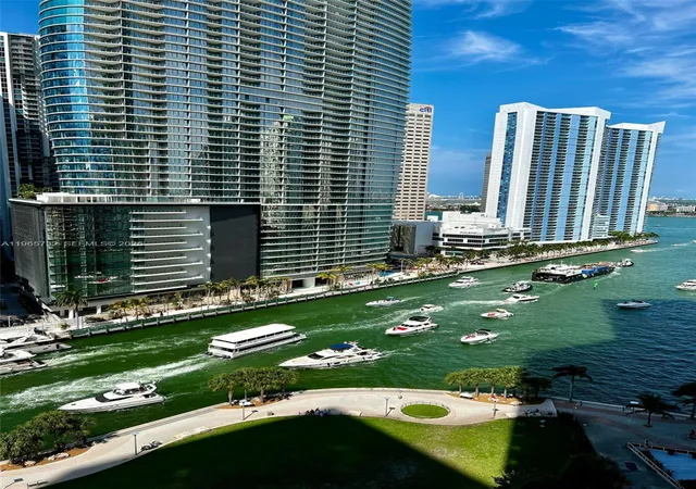 17th image of 475 Brickell Ave #1715, Miami, FL 33131 | MLS# A11965732