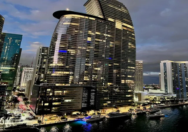 2nd image of 475 Brickell Ave #1715, Miami, FL 33131 | MLS# A11965732