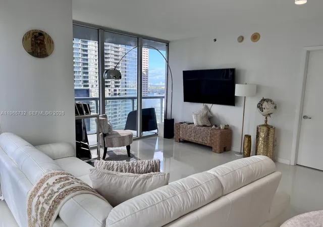 5th image of 475 Brickell Ave #1715, Miami, FL 33131 | MLS# A11965732