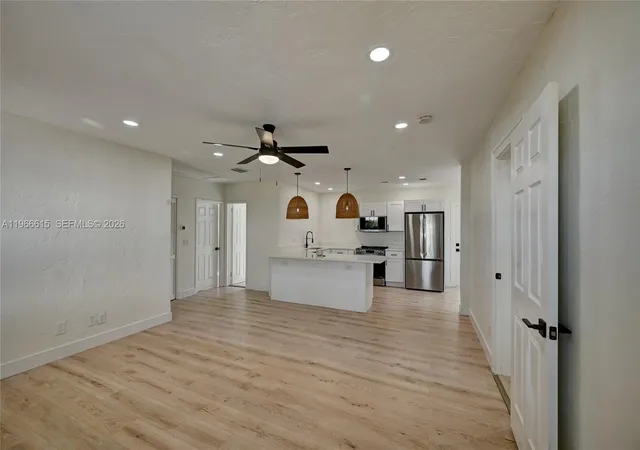4th image of 816 Tuscaloosa St, West Palm Beach, FL 33405 | MLS# A11966615