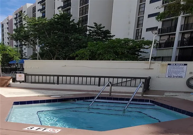 5th image of 17021 N Bay Rd #324, Sunny Isles Beach, FL 33160 | MLS# A11966752