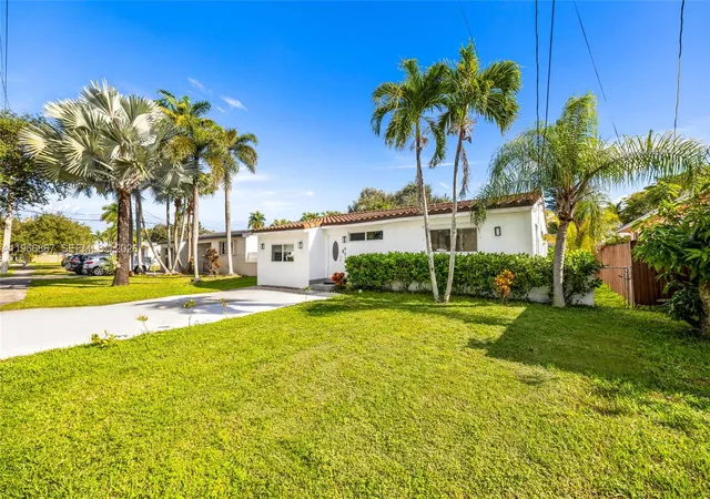 1st image of 907 N Park Rd, Hollywood, FL 33021 | MLS# A11966867