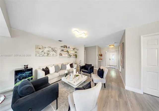 5th image of 907 N Park Rd, Hollywood, FL 33021 | MLS# A11966867