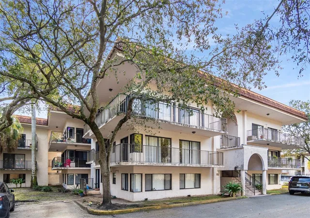 1st image of 4705 Sw 62nd Ave #204, Davie, FL 33314 | MLS# A11965345
