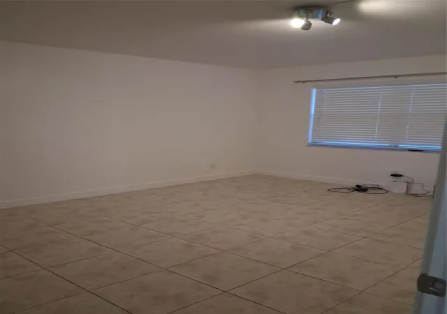 4th image of 9800 Sunrise Lakes Blvd #109, Sunrise, FL 33322 | MLS# F10552531