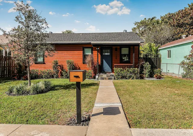 1st image of 1125 N K St, Lake Worth Beach, FL 33460 | MLS# R11164465