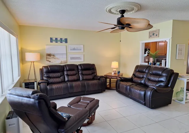 Photo 3 of Condo for sale at 305 Andover L, West Palm Beach, FL 33417 | MLS# R11164511 | Listing updated on 2026-09-30