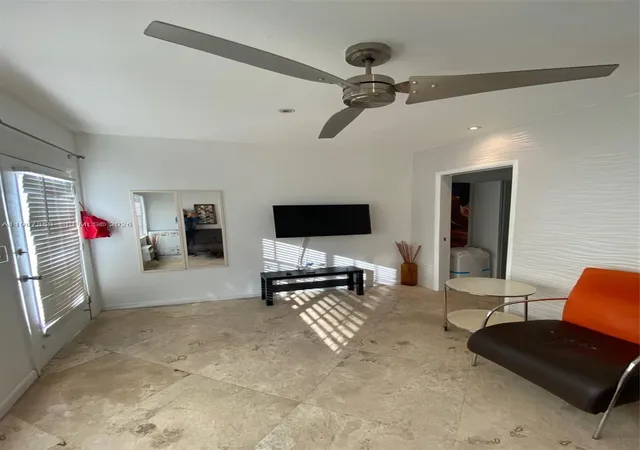 2nd image of 635 8Th St, Miami Beach, FL 33139