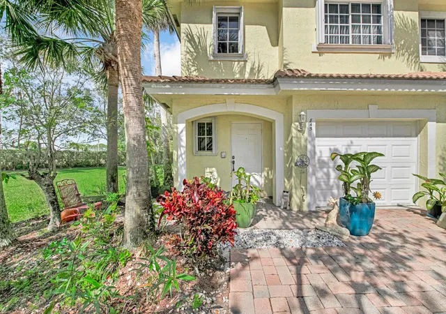 Photo 3 of Townhouse for sale at 845 Imperial Lake Rd, West Palm Beach, FL 33413 | MLS# R11164577 | Listing updated on 2026-09-30