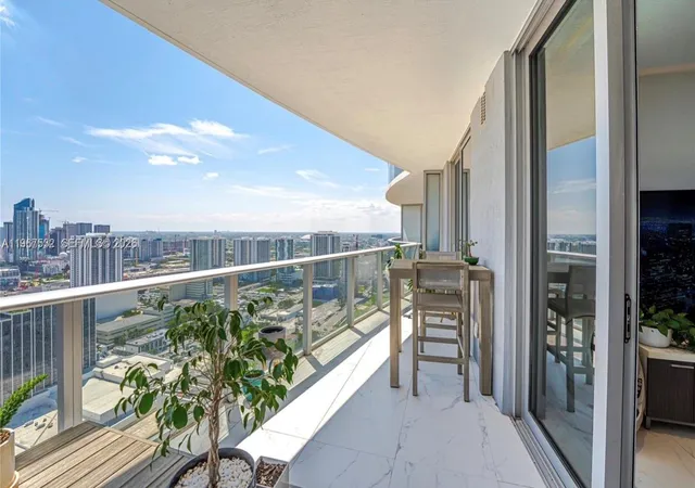 Homes for sale in Miami, FL | 488 Ne 18Th St #4304, Miami, FL 33132 | MLS# A11967532